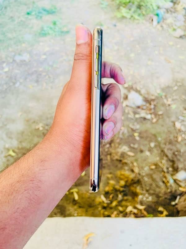 IPhone Xs ( All Okay ) 2