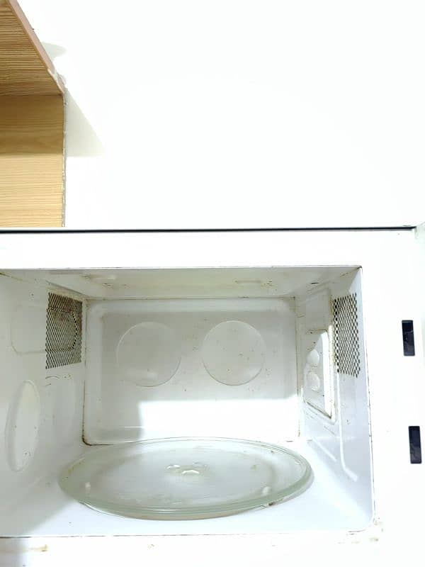 Microwave oven 2