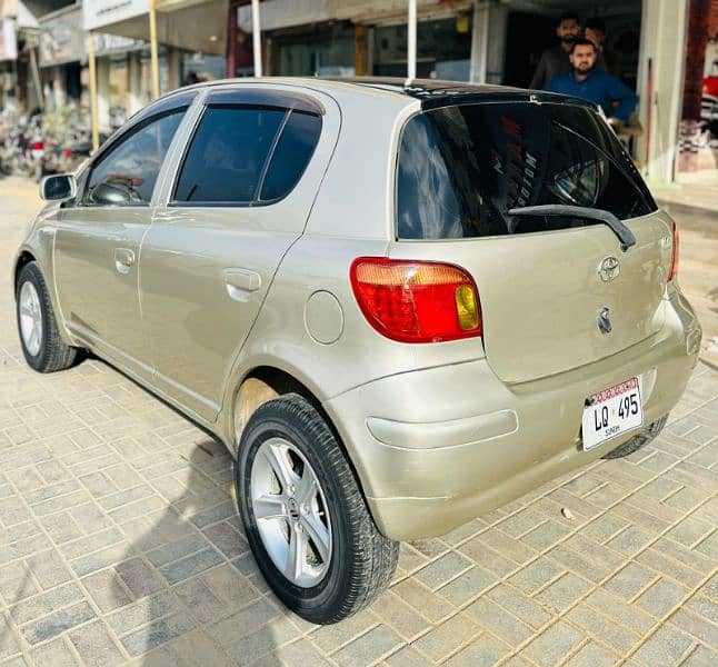 Toyota Vitz 2002 4