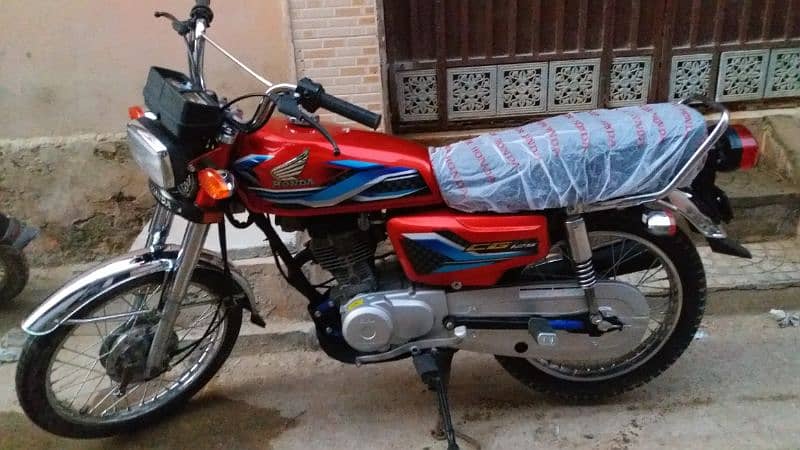 HONDA125. model 2022 Hyderabad number ha urgent sell 1