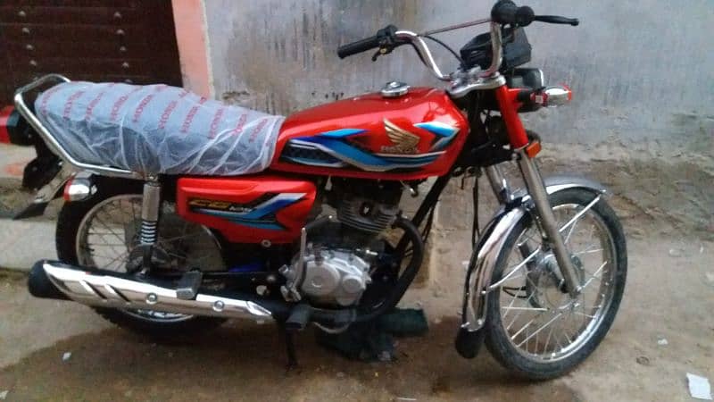 HONDA125. model 2022 Hyderabad number ha urgent sell 3