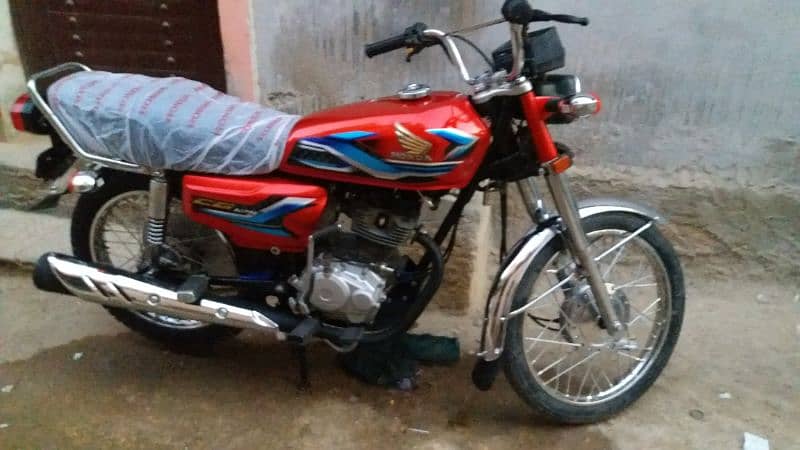 HONDA125. model 2022 Hyderabad number ha urgent sell 4