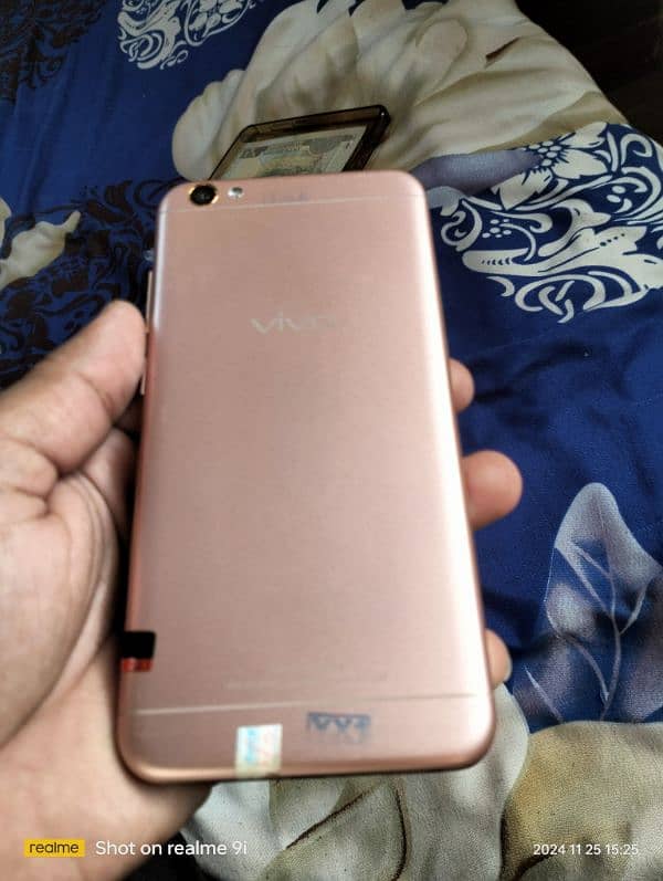 vivo y67  ( 4/64) contact number 03172969846 1