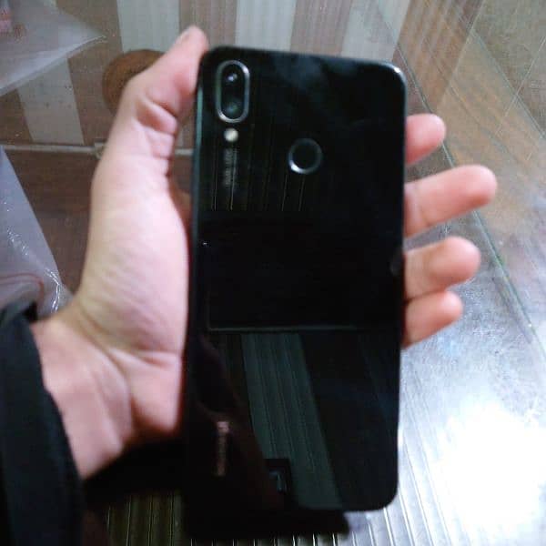 Huawei nova 3i 0