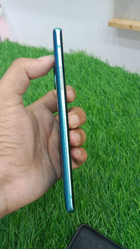 one plus 8 12/256 dual physical 2