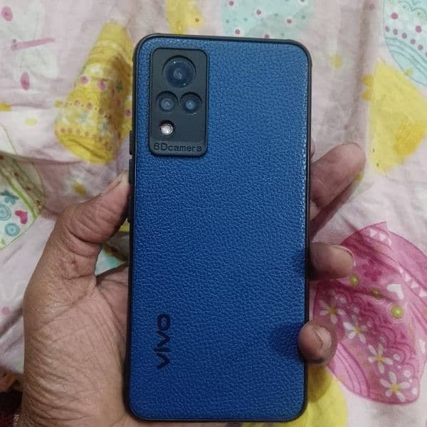 vivo v21 12gb 128 gb . . . officially PTA approved. . . 9/10 back break 1