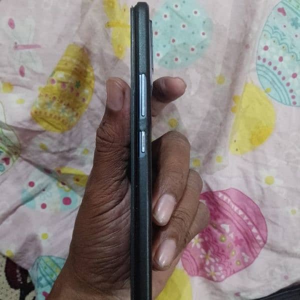 vivo v21 12gb 128 gb . . . officially PTA approved. . . 9/10 back break 4