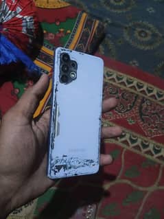 Samsung a 32 condition apke samne hai