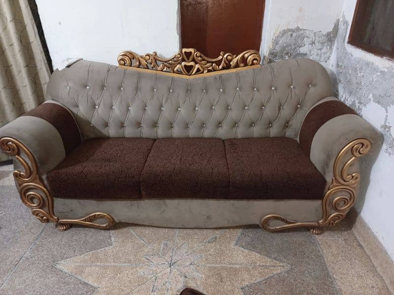 sofa set and table new condition 6