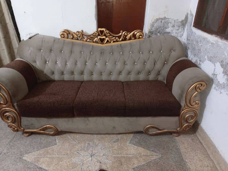 sofa set and table new condition 7