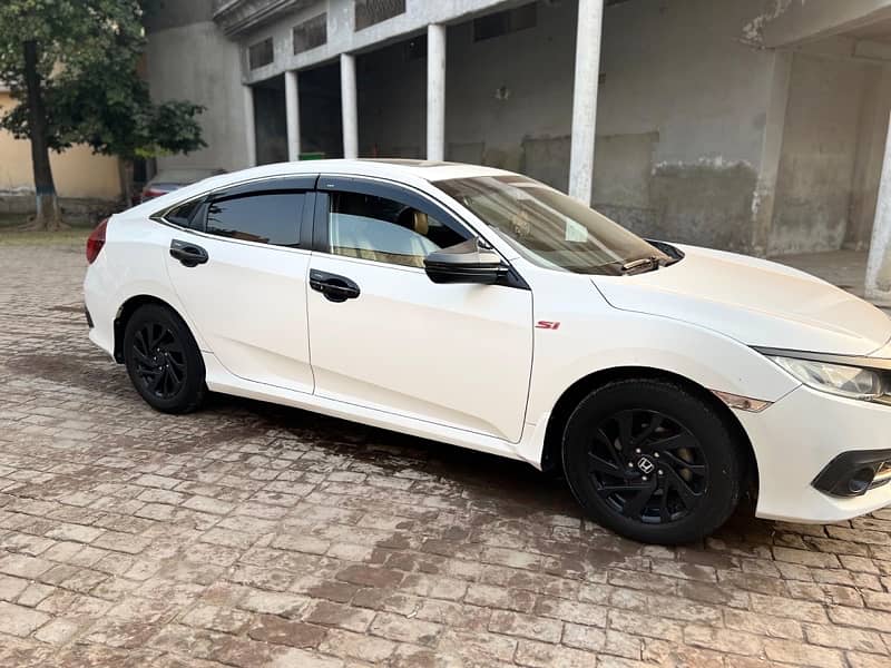 Honda Civic 1.8 2019 UG 2