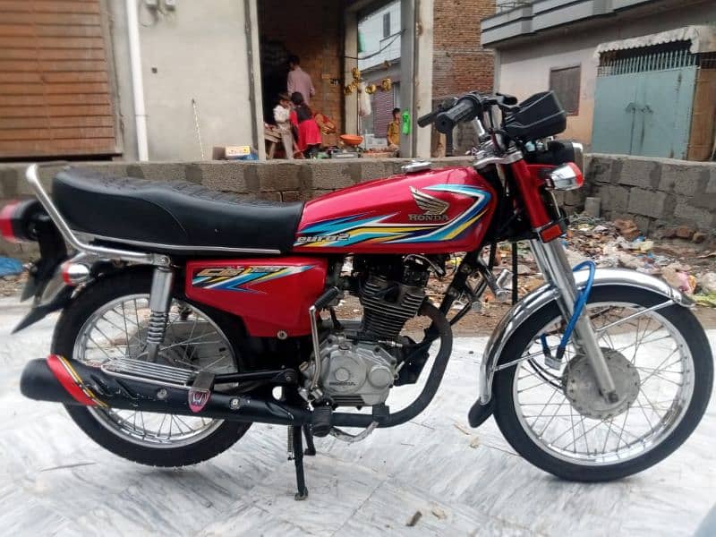 125 bike for sale Demand 145000 model 2018 contact number 03100502385 0