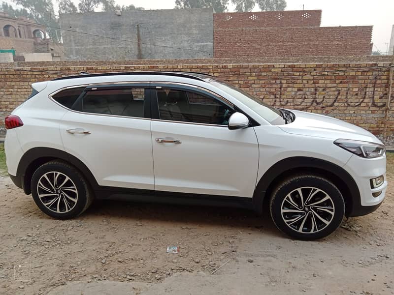 Hyundai Tucson FWD A/T GLS  SPORT  2023 12