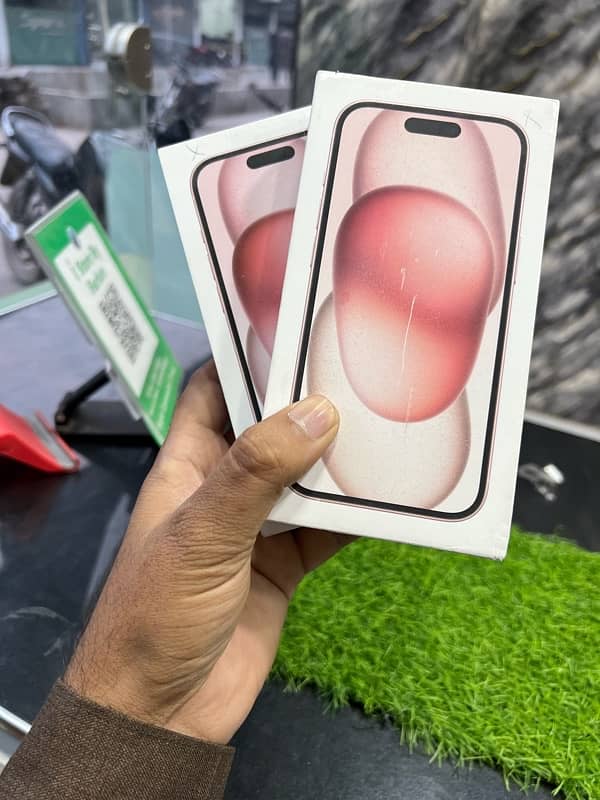 IPHONE 15 128GB BOX PACK NON ACTIVE @ IStore By Farhan 1