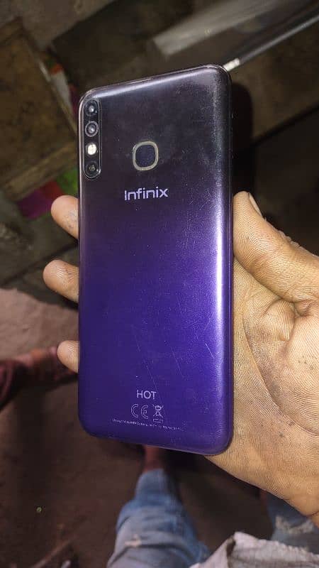 infinix hot 8, 4=64 mobile ka dabba hai 3