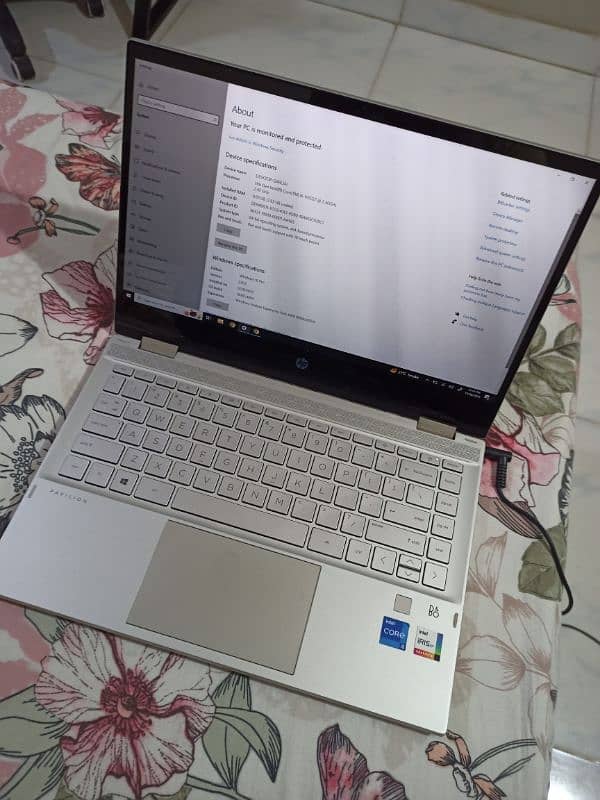 HP Pavilion x360 Convertible in Immaculate Condition 7