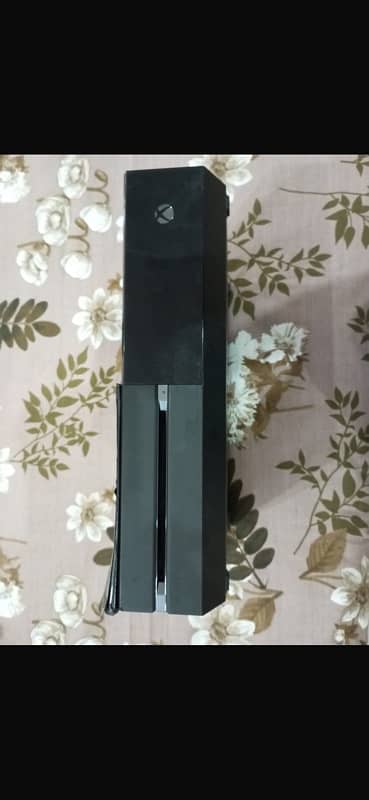 Xbox one 500GB with original controller exchange possible with xbox x 4