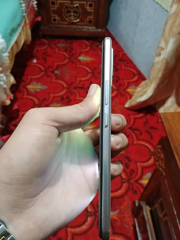 Vivo V21 5