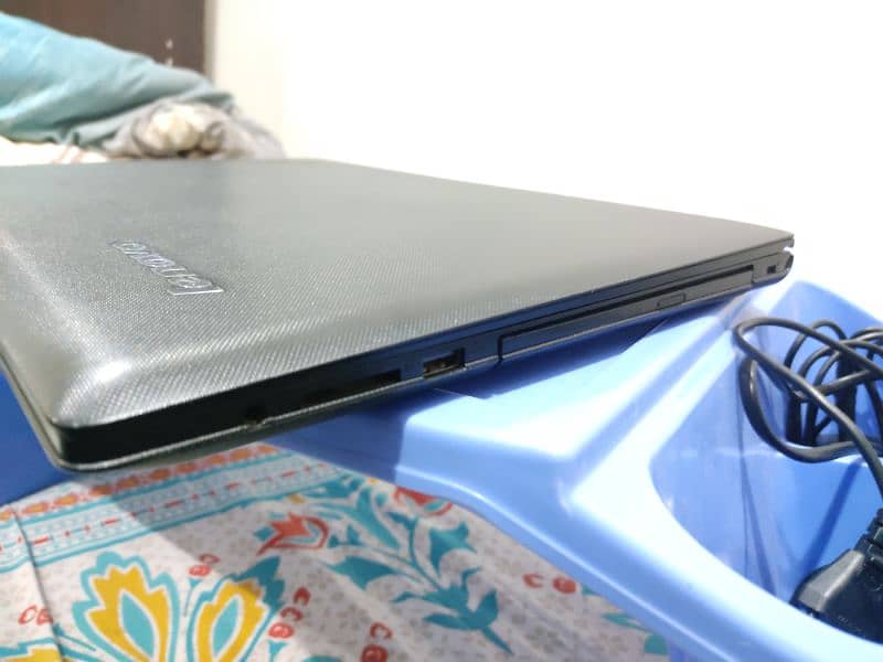 Lenovo i5-5th 8GB ram 7