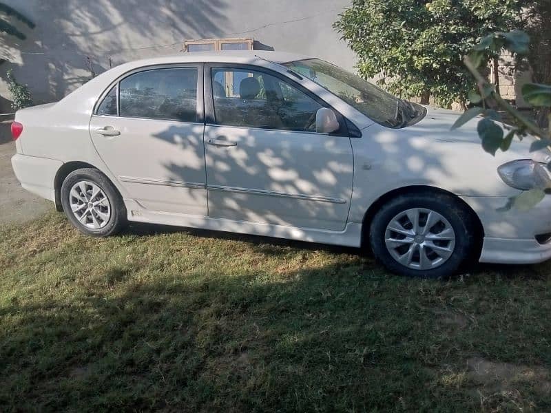 Toyota Corolla se saloon 1.6 2004 model 4