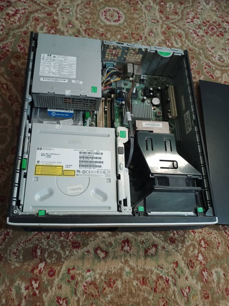 HP desktop quad-core computer 4