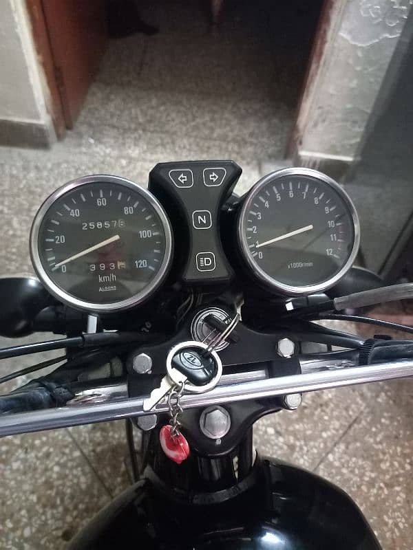 suzuki 150 black in good condition 0