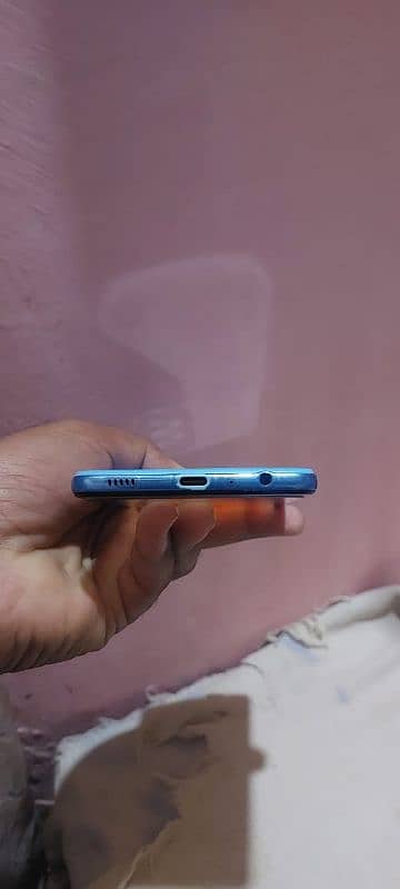 Samsung A72 good condition 4