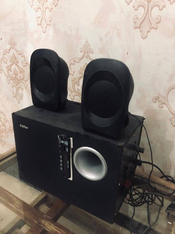 Edifier Original Speaker With Bluetooth 1