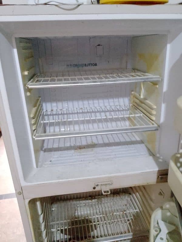 refrigerator 0