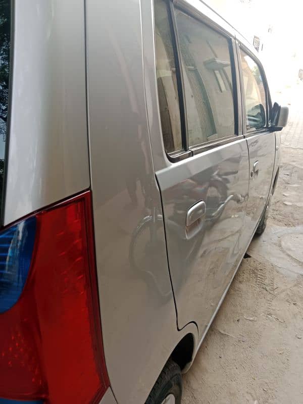 Suzuki Wagon R 2018 4