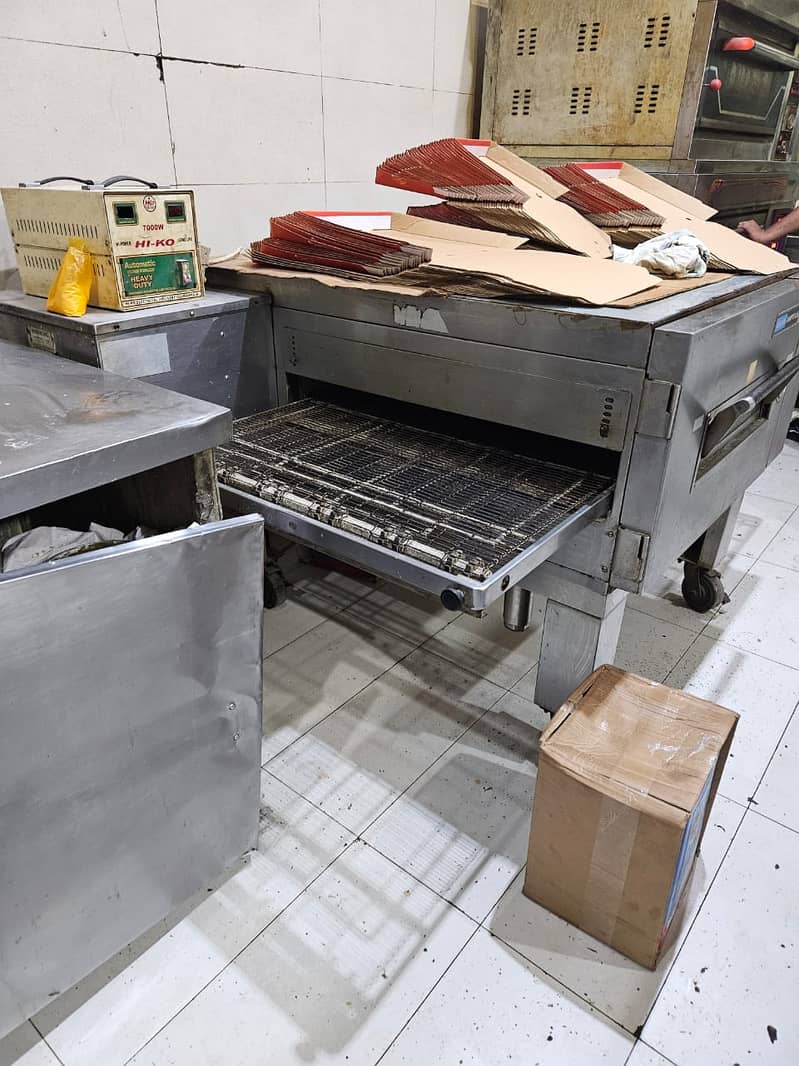 Lincolnimpimg conveyor belt pizza oven size 32" 4