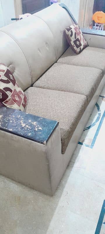 sofa urgent sale reasonable price 0