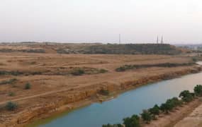 2600 yards Dam Facing Executive Residential Plots on 3 years Installments in Bahria Paradise