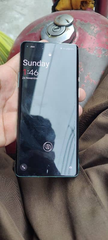 one plus 8 pro 8/128 2