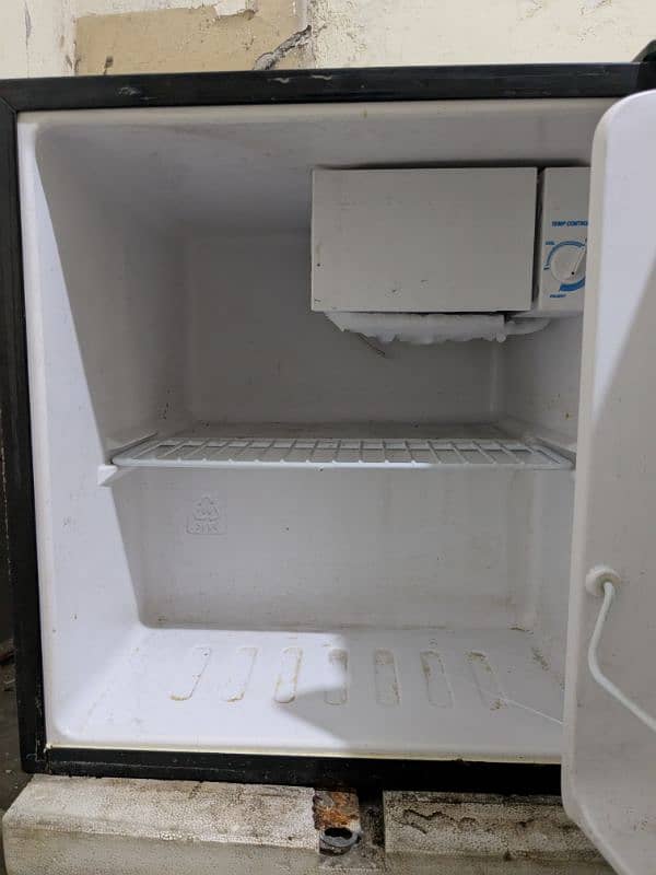 Inverex Small Room Fridge 1