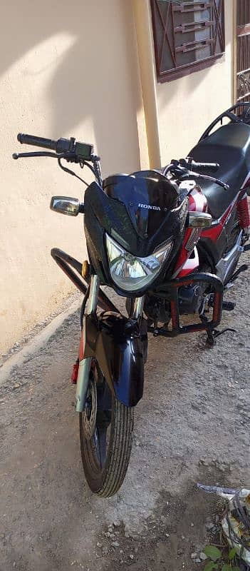 HONDA CB150F 4