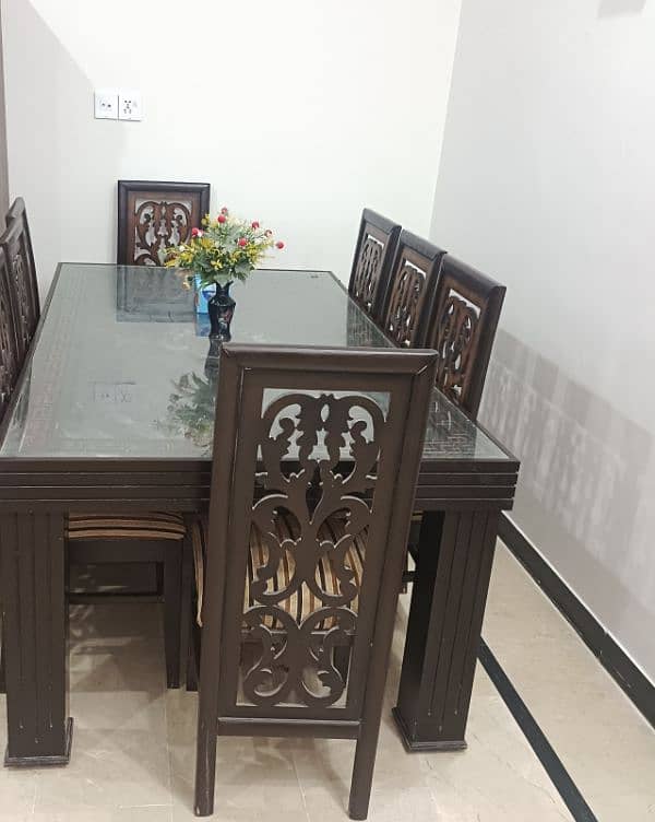 dinning table and chairs 4