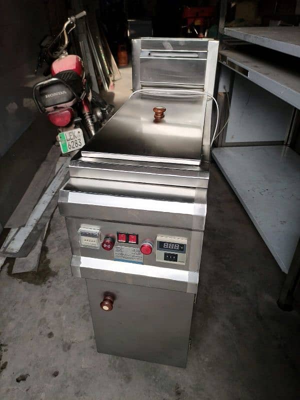 Commercial fryer & local equipment  pizza oven SB Kitchen Engineering 11