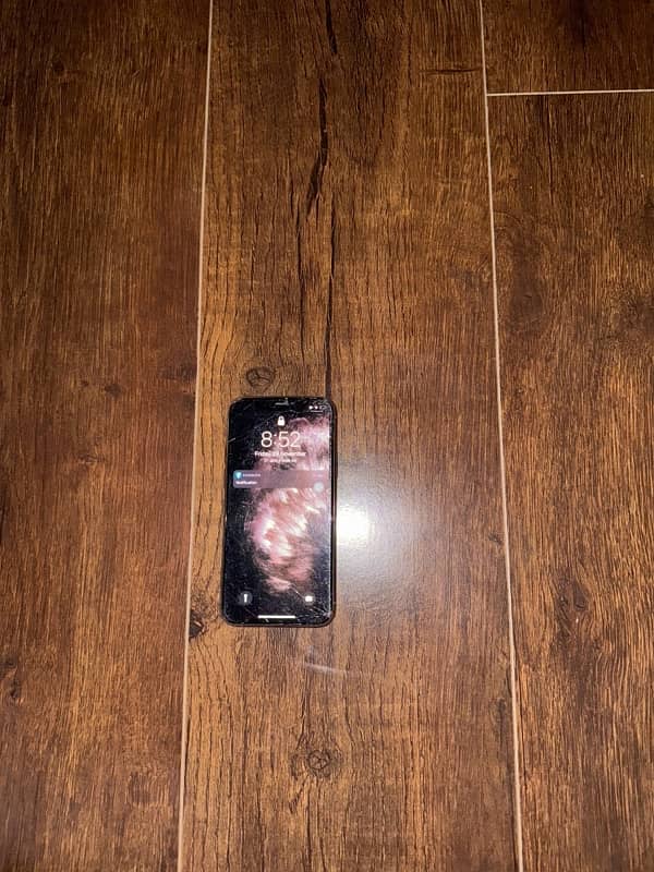 IPhone 11 Pro gold 64gb with box non pta 2