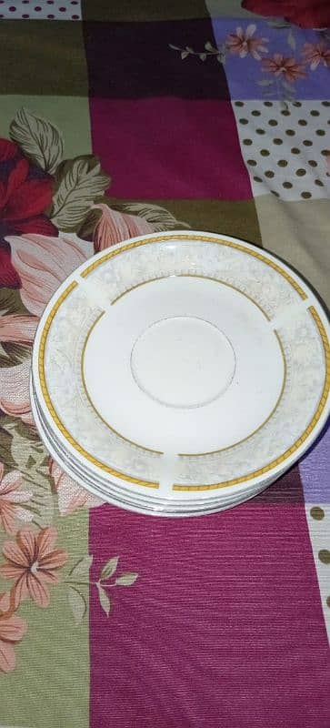 45 piece of White marble dinner set 13