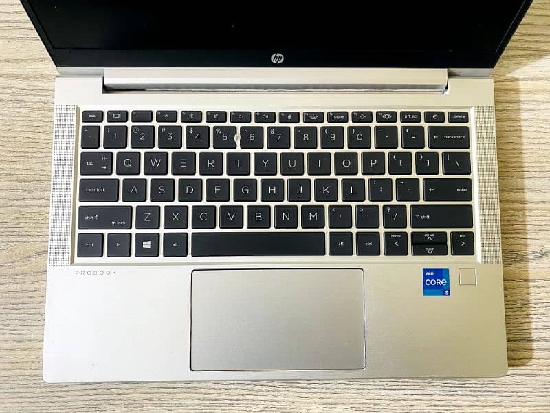 *HP PROBOOK (430) GB 16/256 SSD* 9