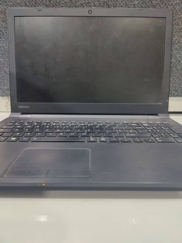 Toshiba laptop i3 5th generation 10/10 condition 0