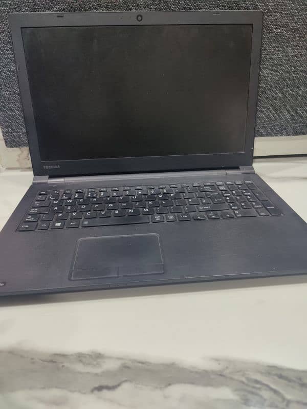 Toshiba laptop i3 5th generation 10/10 condition 4