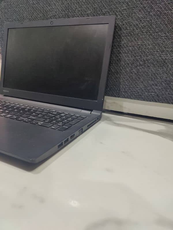 Toshiba laptop i3 5th generation 10/10 condition 6