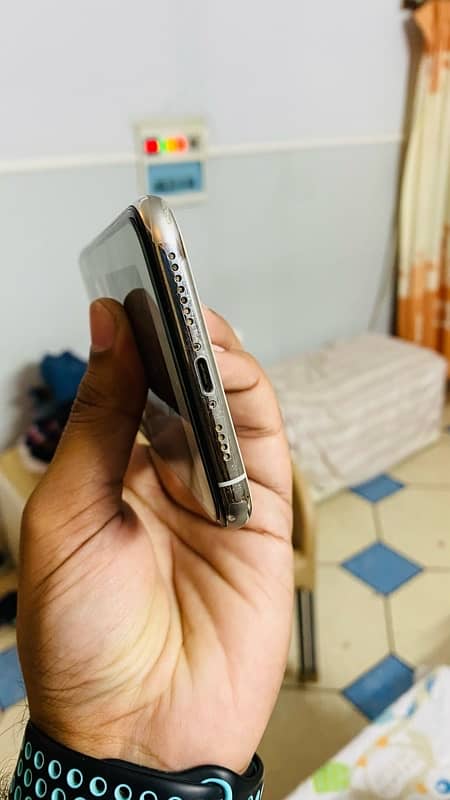 iphone 11 pro max 64gb pta approved 3