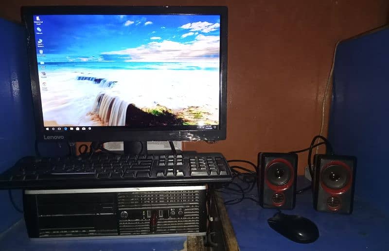 Computer Setup with Desktop,LED,Keyboard,Mouse and Speaker 3