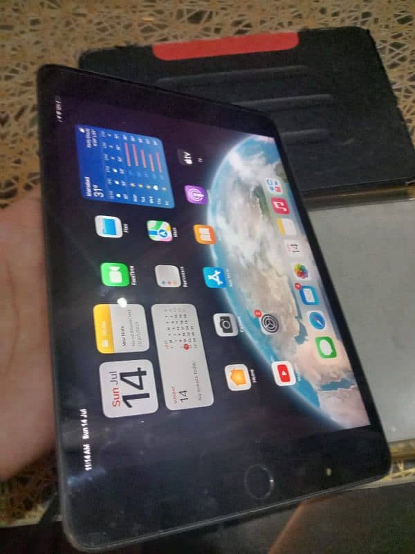 Ipad mini 5.   Rs: 58K 0