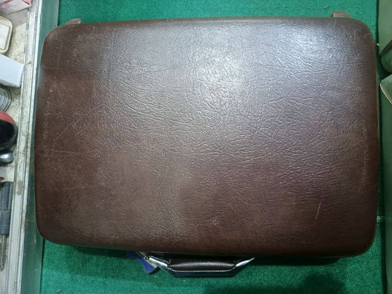 American tourister briefcase slightly used 0