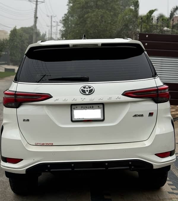 Toyota Fortuner 2023 1