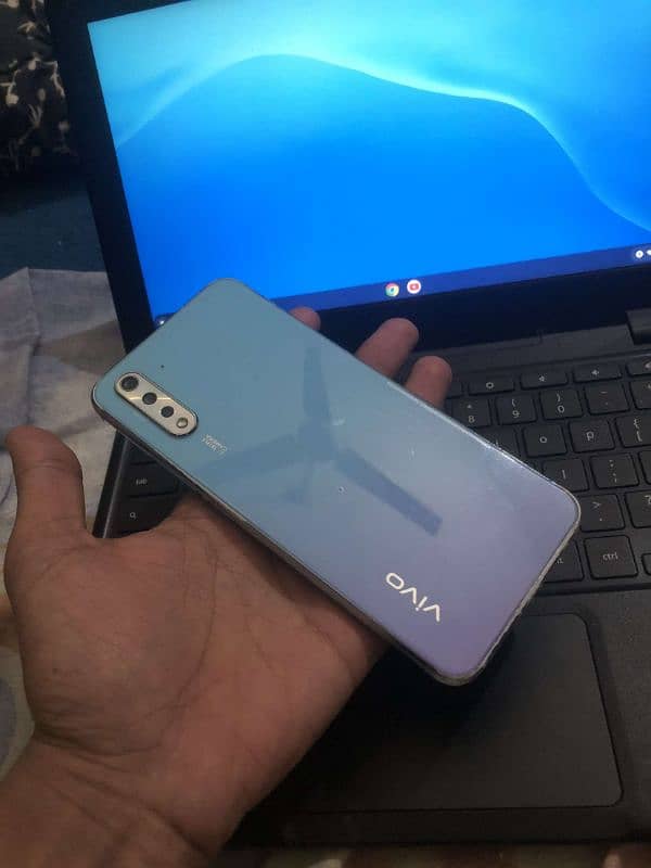 vivo s1 8+8/256 0